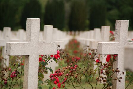 Commemorate tomb fallen
