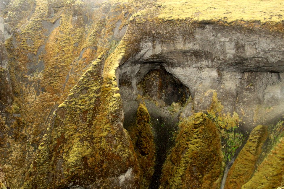 Icel, Fjarrgljfur, Rock