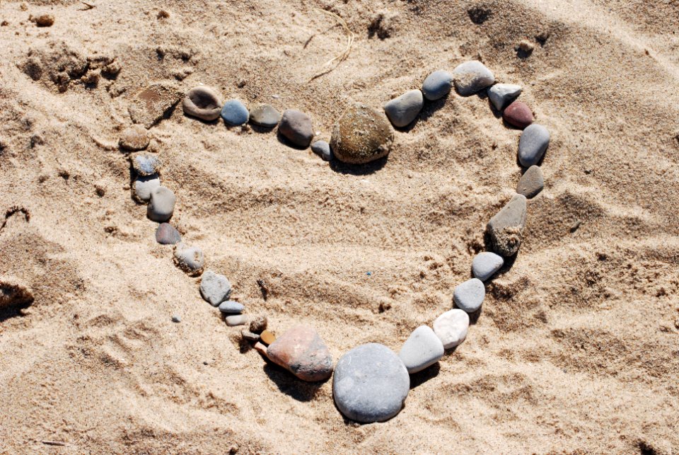 Oval beach heart, Saugatuck, United states