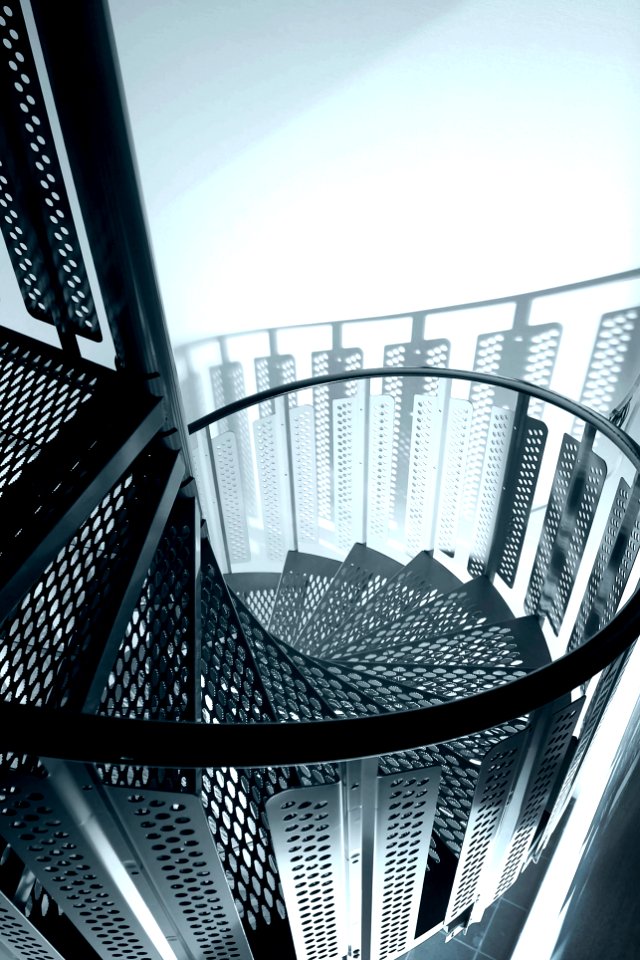 Escalate, Stairs, Holes