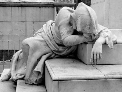 Monument figure stone