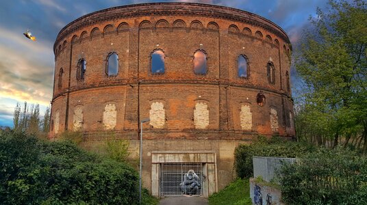 Prison gasometer monkey photo