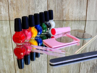 Paint nails toe nails