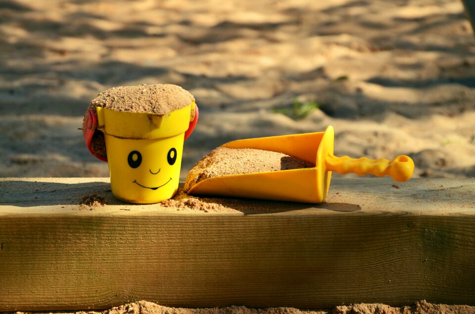 Bucket pokes fun at play