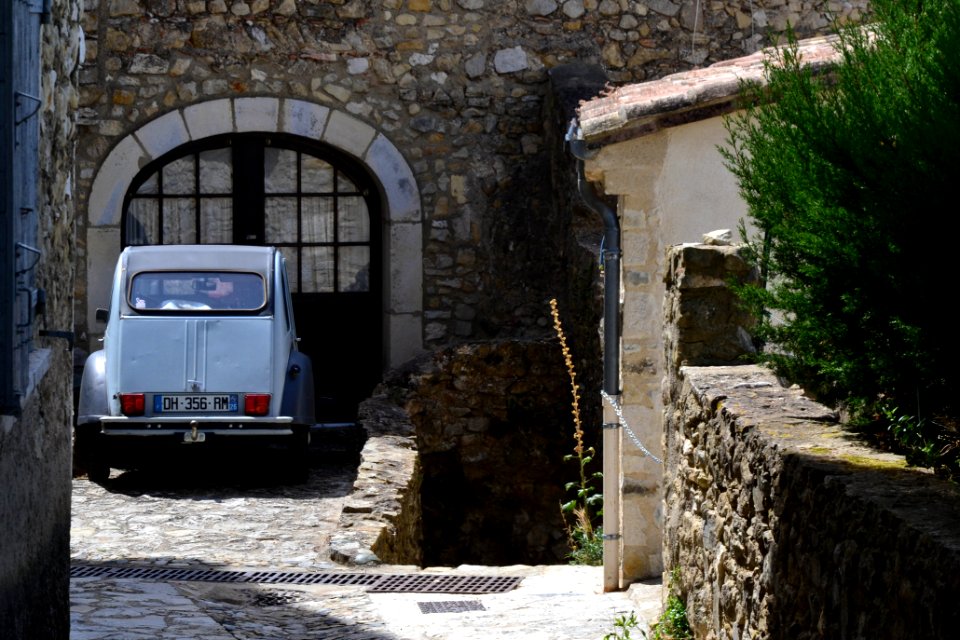 Mirm, France, Village