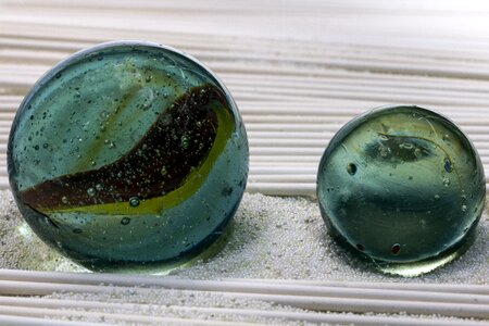 Close up glaskugeln ceramic beads photo