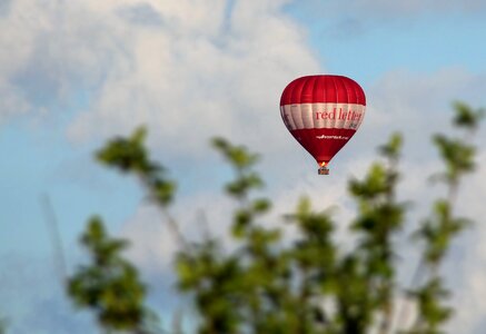 Hot air balloon ballooning basket photo