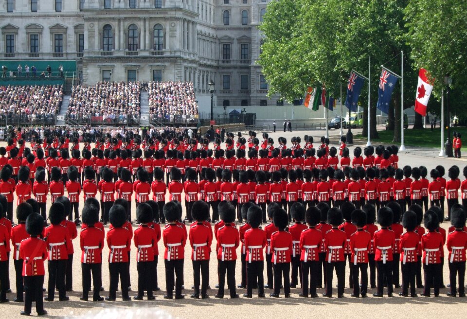 Queen birthday foot guards