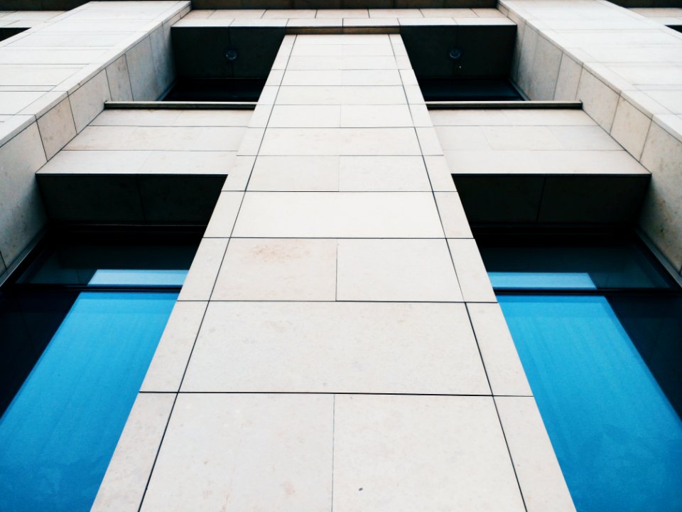 City, Walland, Windows