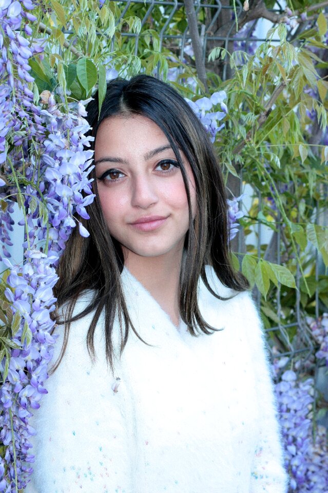 Fence mov brunette