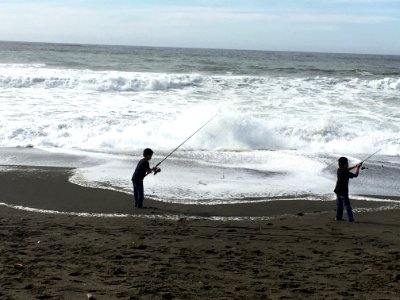 Children, Sea