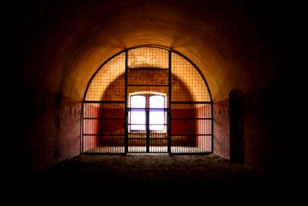Fort monostor, Kom rom, Hungary