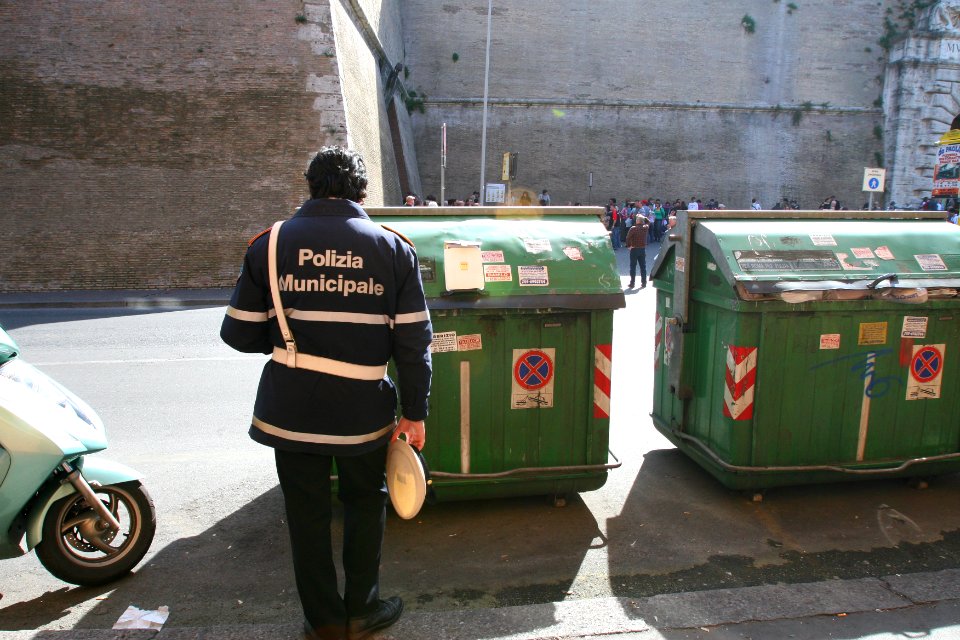 Emil lazarian, Polizia, Rome
