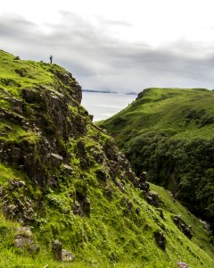 Smallpeopleinbigplaces, Hill, Green photo