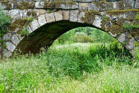 Construction stone arch