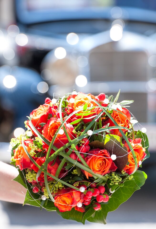 Bouquet of roses auto mercedes