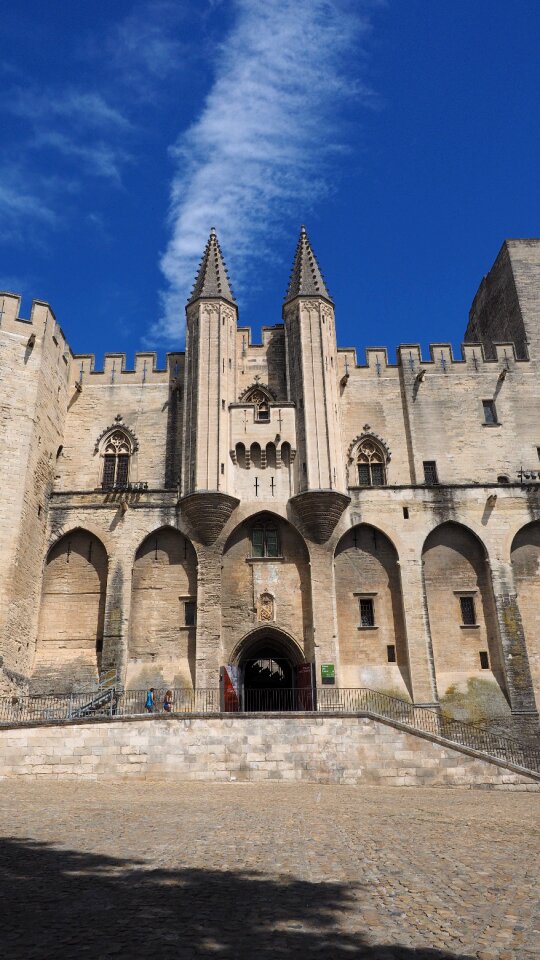 Machicolations battlement city