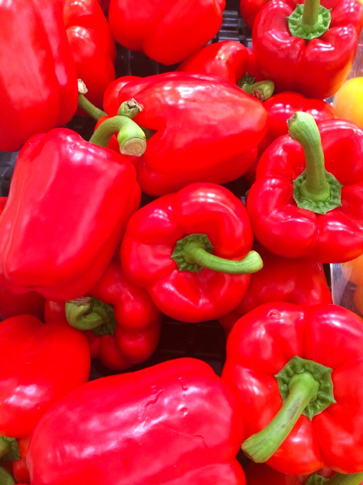 Living supermarket fruits and vegetables