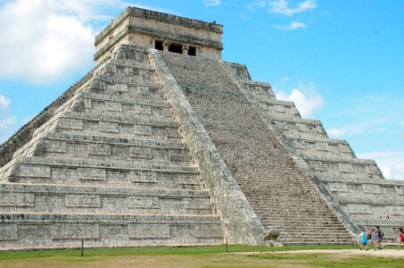Maya castillo ruins