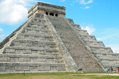 Maya castillo ruins photo