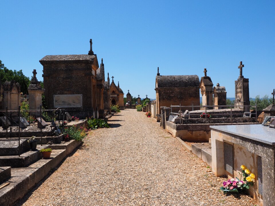 Old cemetery roussillon tomb
