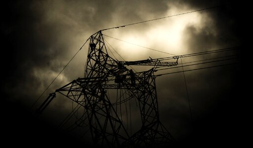 Power lines storm work