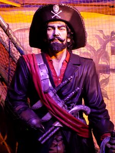 Statue corsair captain