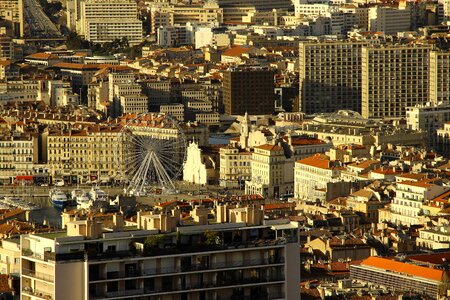 Marseille ferris wheel port