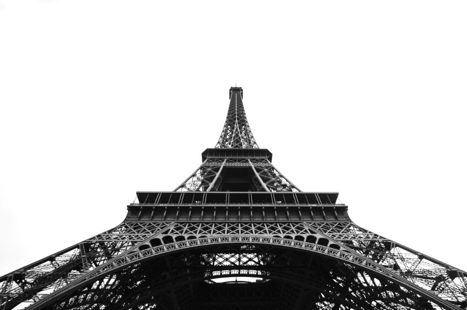 Black and white photo of the Eiffel Tower 