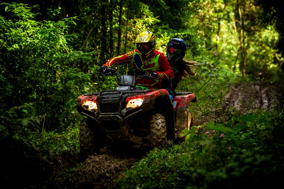 Casal acelerador quadriciclo Dust Adventure 