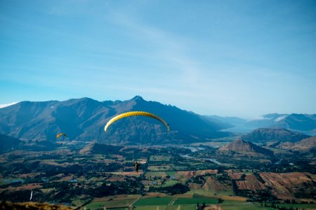 Paragliding experience in Queenstown. 