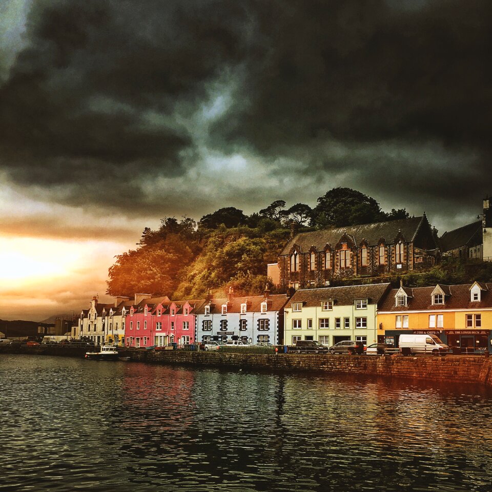 Western highlands port motifs haunting
