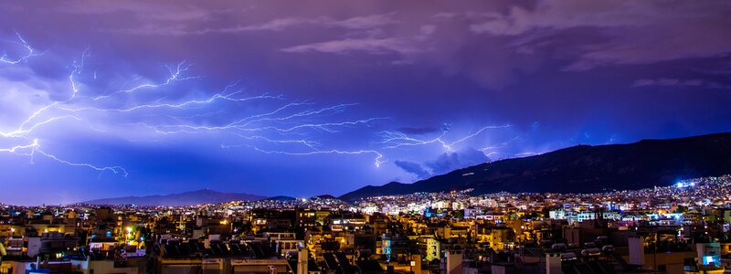 Cloud bolt thunderstorm