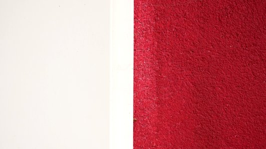 White and red wall pattern 