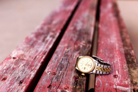 Round Gold-colored Analog Watch