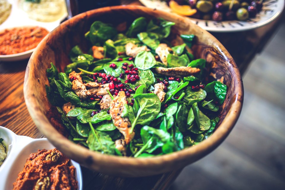 Salad: pomegranate, chicken, spinach