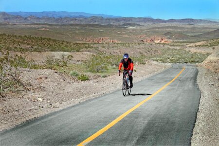 Cyclist activity lake mead