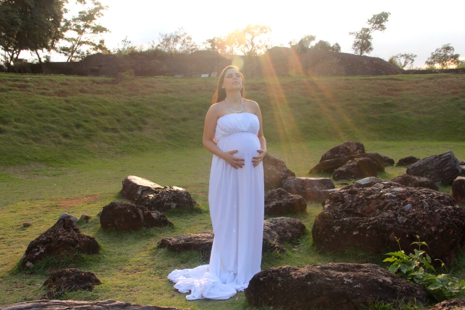 Pregnancy white dress tender