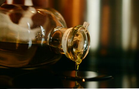 Cook glass pour out