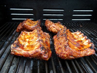 Grilling grill party peeling ribs