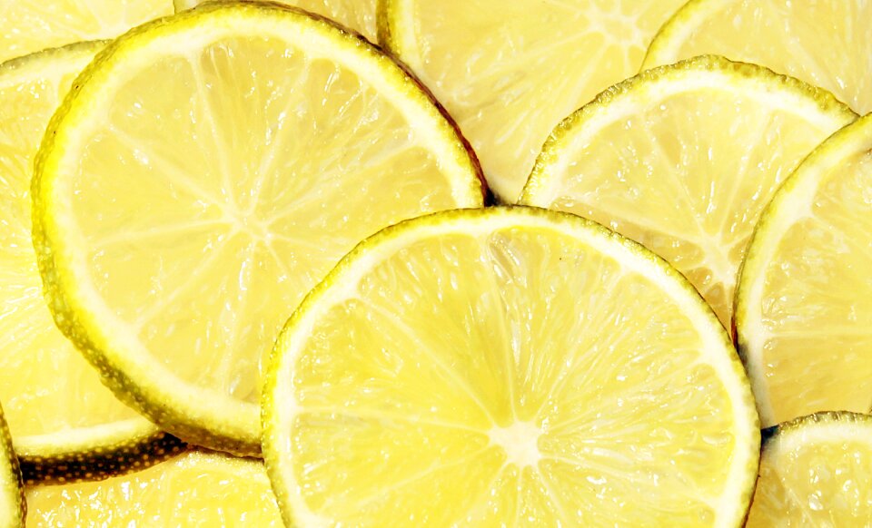 Citrus fruit slices green yellow