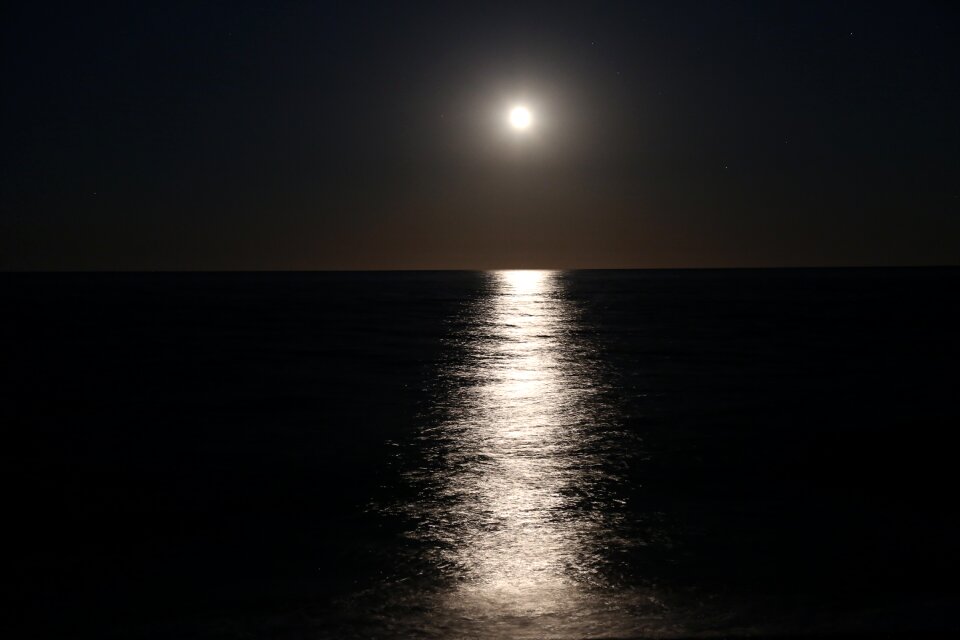 Evening reflection wave