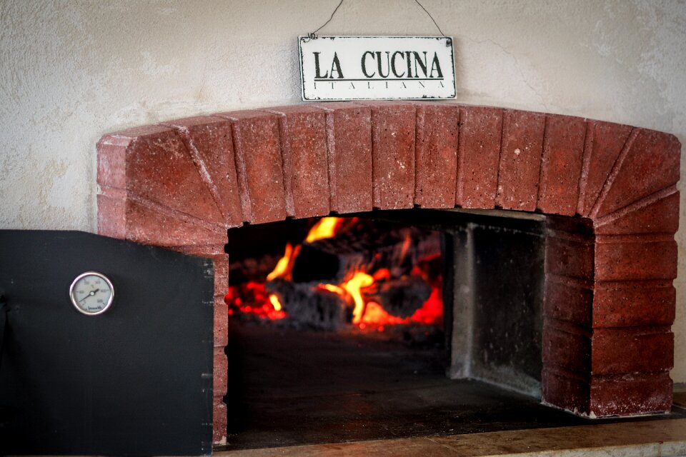 Wood fired pizzas pizzeria pizza maker
