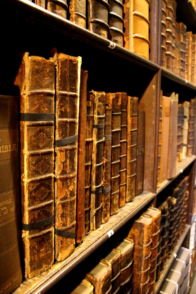Reading vintage old