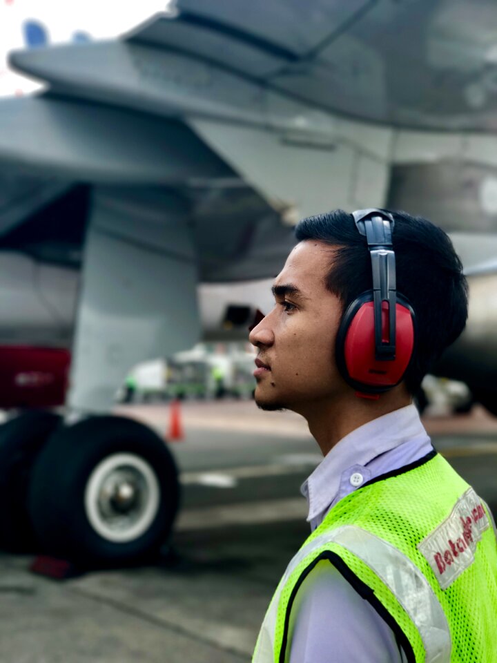 Mechanic maintenance profession