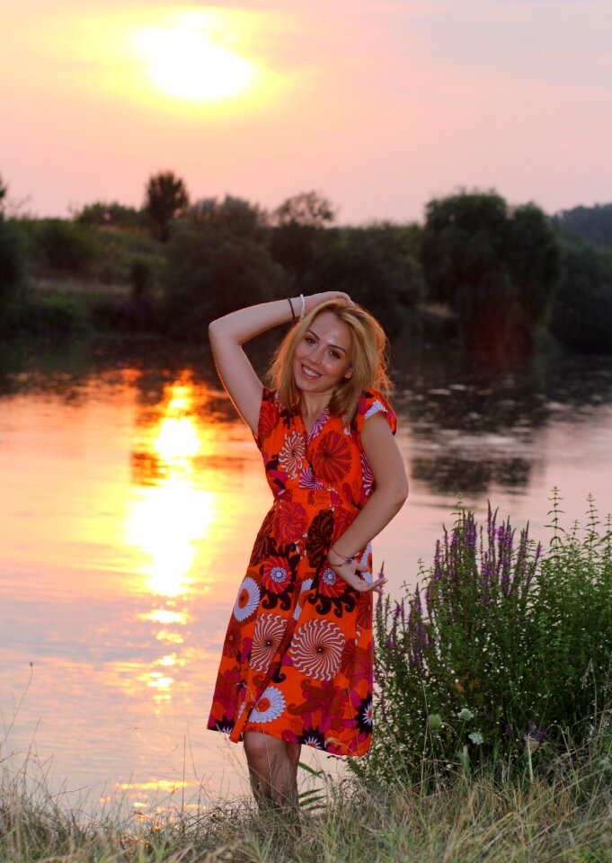 Water reflection blonde