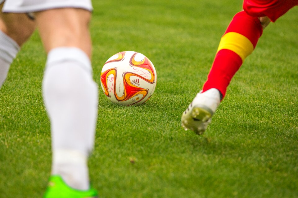 Footballers fielder opponents