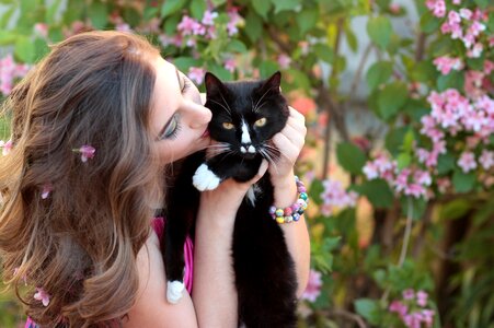 Hug beauty black