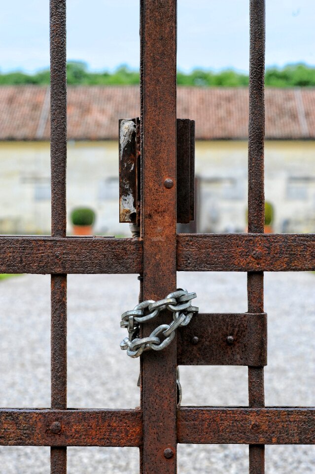 Iron rust padlock