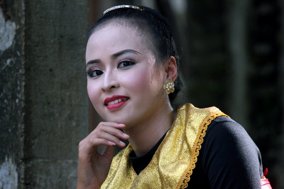 Traditional dance woman young girl